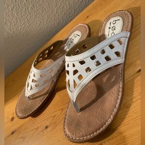 b.o.c-~Neutral~White~Leather~Slip-On~Thong Sandal~Square Cut-Out Design~Size 11